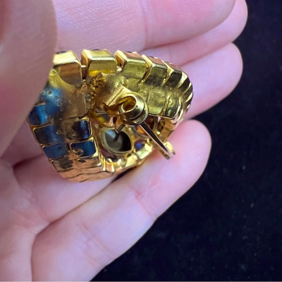 Vintage Prong Set AB Rhinestone Leaf Brooch w/ Gold Tone Setting - Picture 4 of 6